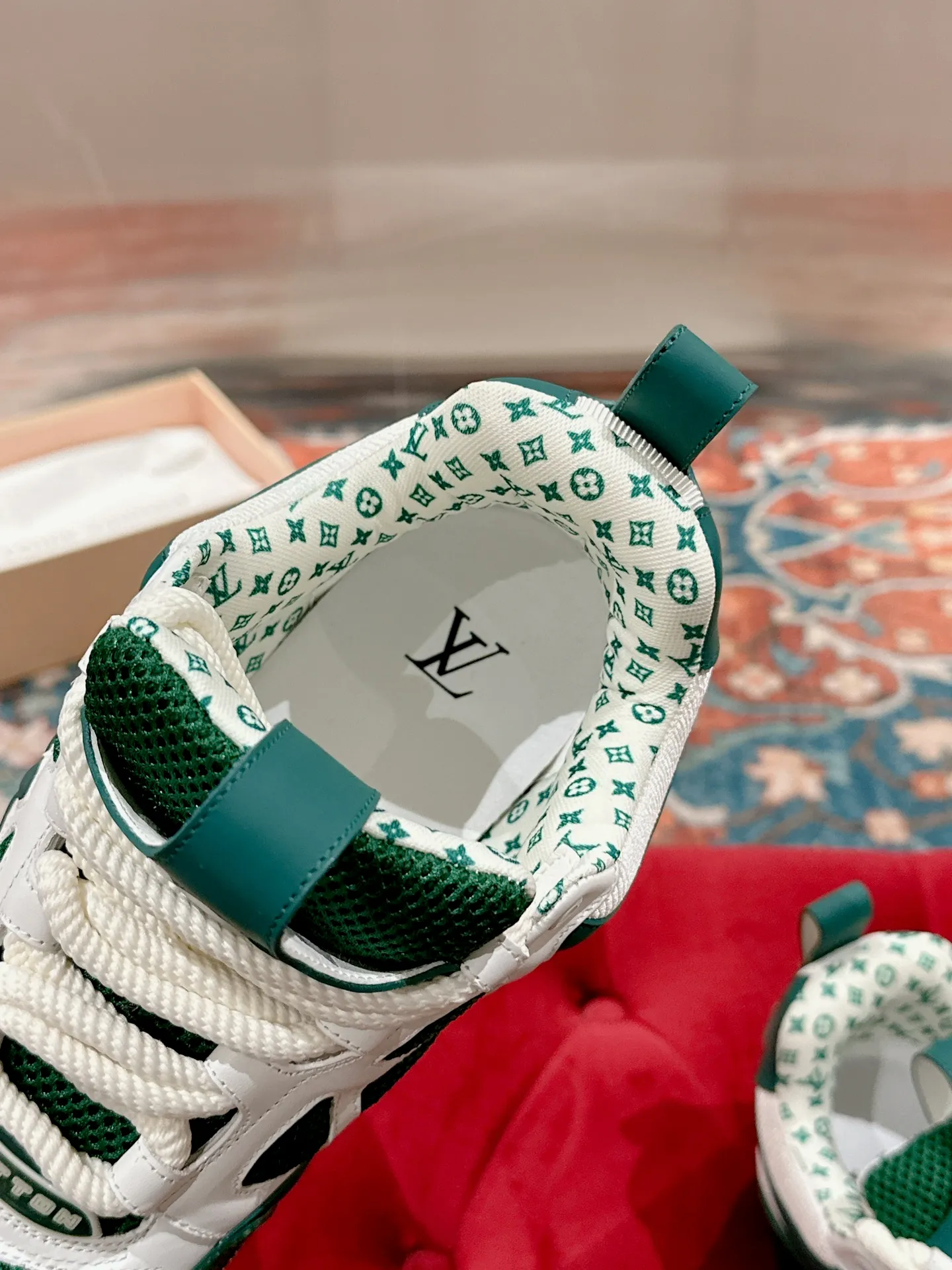 👟👟Ex-factory price 800👟👟 Louis Vuiton·Louis Vuitton🍀 🍀 LV Skate series bread shoes-skateboard shoes-basketball shoes-casual sports shoes top version🔝original purchase, development and production👍🏻[Fireworks] LV Skate has continued The View professional skateboard shoes since 2020. This style continues the fat version of the 90s. Designers added playful touches such as an open mesh tongue and exaggerated laces that pay homage to Axion, es and DC. Unlike your typical skate shoe, this LVSK8 sneaker is made from nubuck leather with TPU trim and Monogram texture. Finally, there are the logos on the heel and tongue as well as the floral pattern on the side. ☑️ Fabric: Original customized first-layer cowhide + breathable mesh ☑️ Lining: Original imported breathable mesh ☑️ Size: Female 35-40 Male 39-44 (Female 40, Male 45.46 customized, non-refundable)